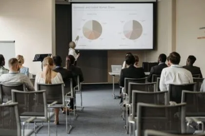 dans la salle de formation